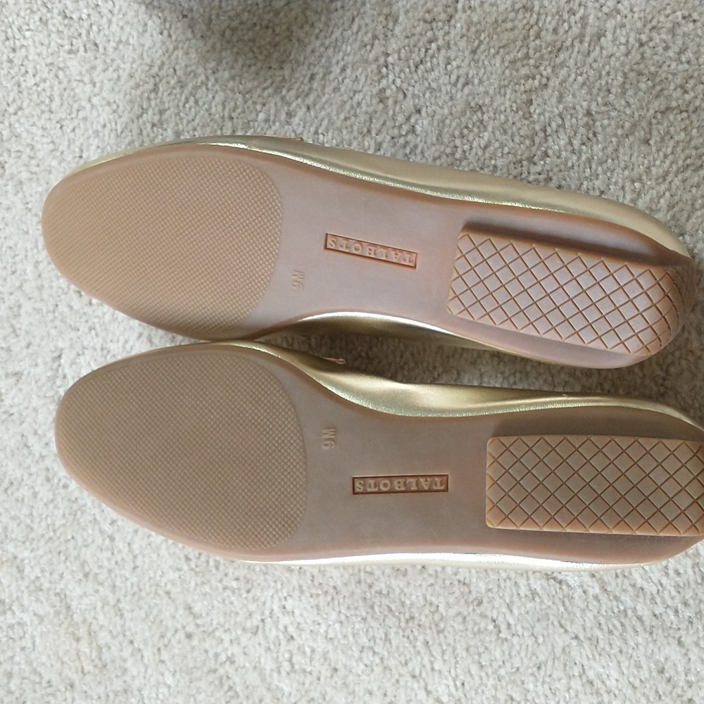 Talbot Soft Gold Jessie Loafer NWT - Picture 2 of 3